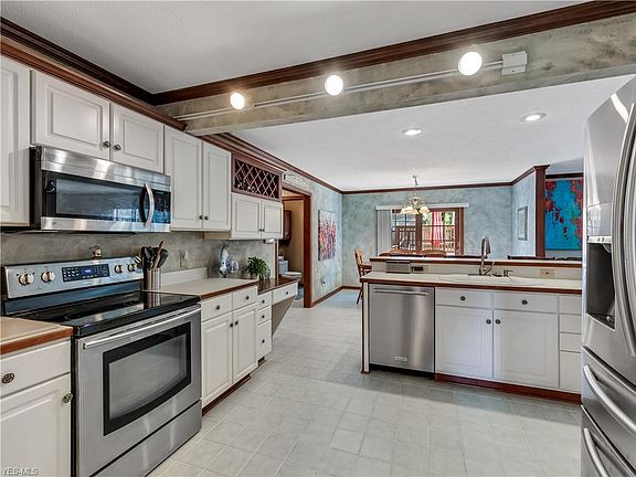 5th image of 6940 Thornwood St NW