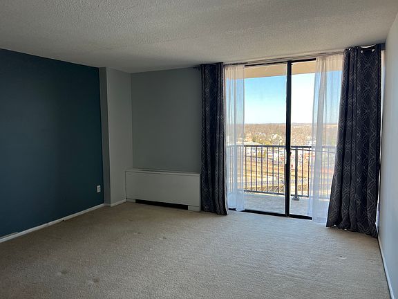 2nd image of 4 Monroe St APT 1201