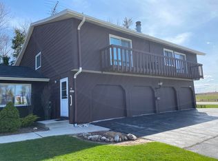 2621 Camelot Blvd, Sheboygan, WI 53081