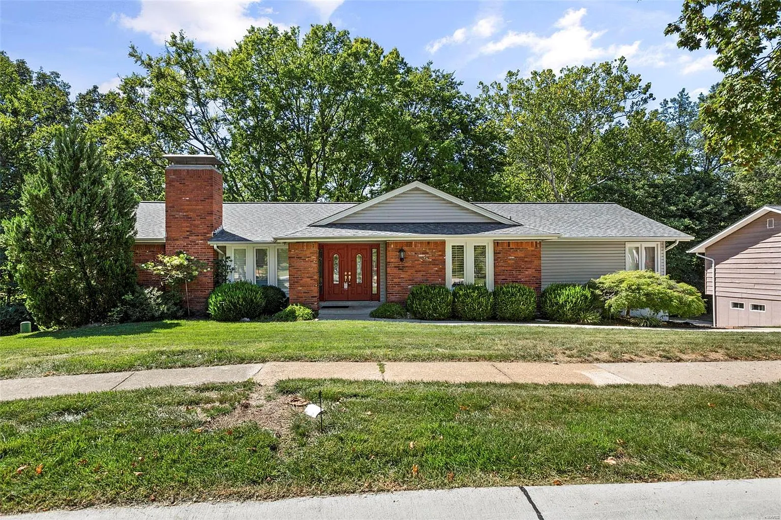 445 Maymont Dr photo 1