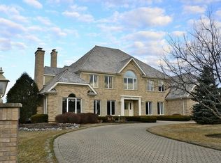 500 W Lancaster Ct, Inverness, IL 60010