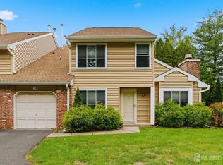 38 Cherrywood Dr, Somerset, NJ 08873