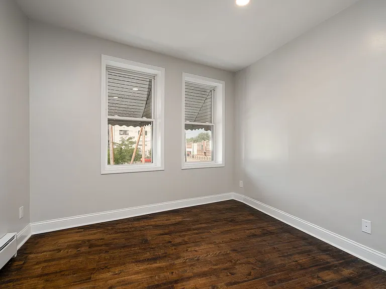 Brick and Beam Flats — Photo 18