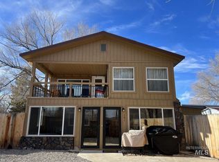 101 W 1st St, Shoshone, ID 83352