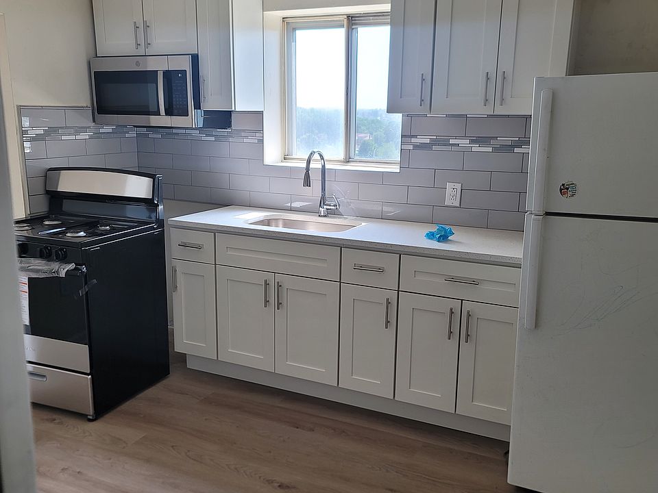 1st image of 1812 Brownsville Rd APT 3