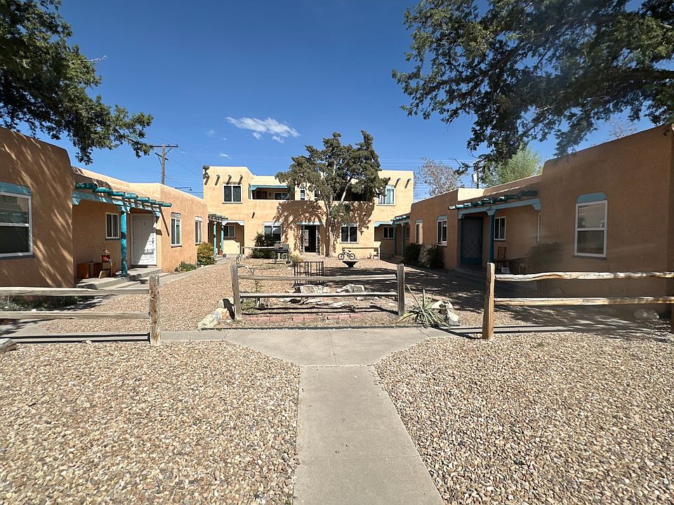 1st image of 302 Stanford Dr SE APT 2