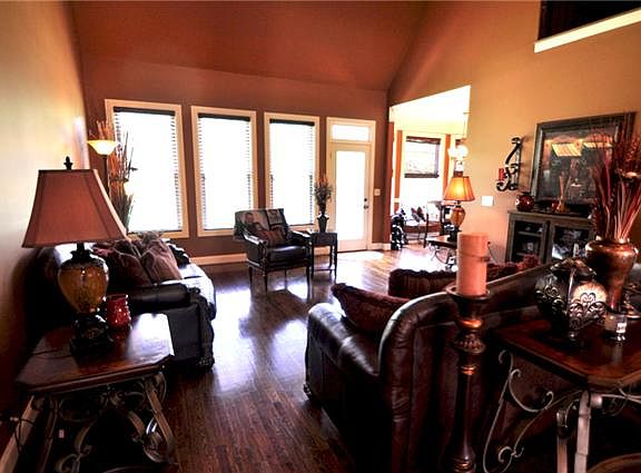 4th image of 2205 Woodcliff Dr