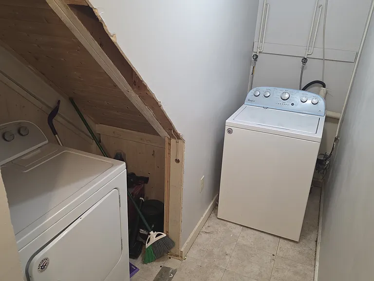 149 Kenyon Ave — Photo 7