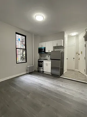 Rented by Peter R. Hungerford, LREB | media 19