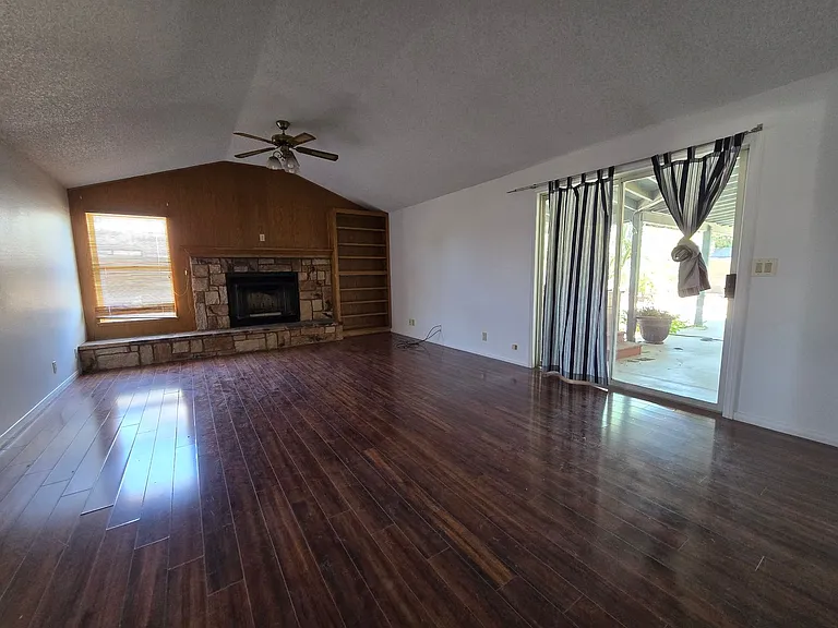 905 Cimarron Ct — Photo 5