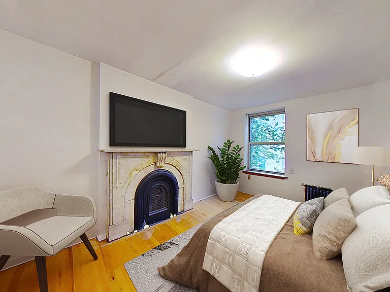 322 2nd Ave #5 — Photo 4