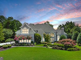 8305 Sentinae Chase Dr, Roswell, GA 30076