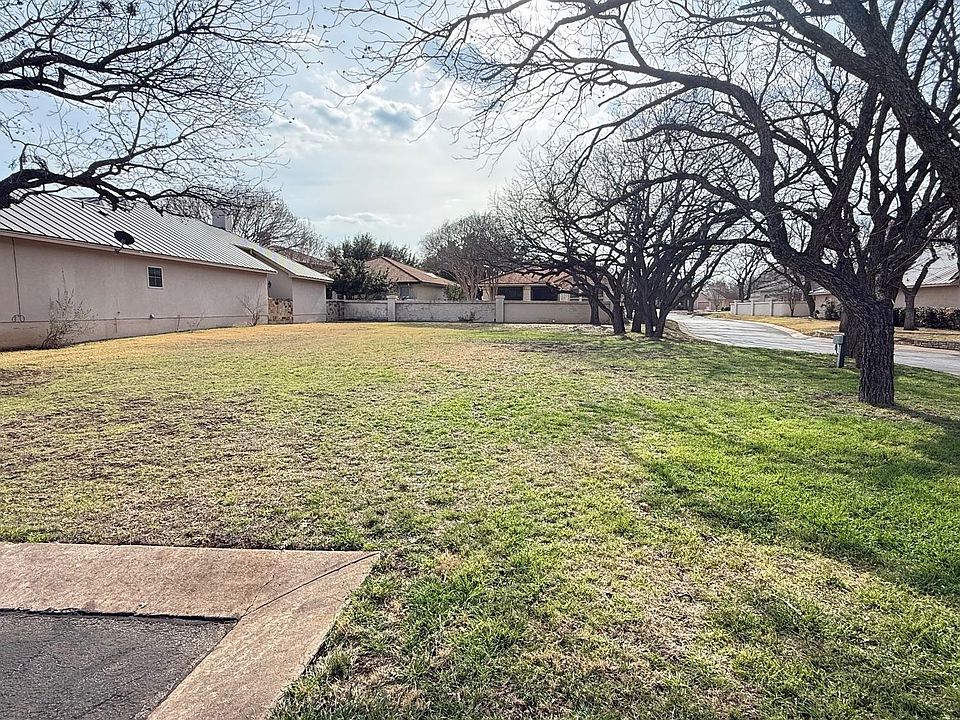 1st image of 101 Menard Ct