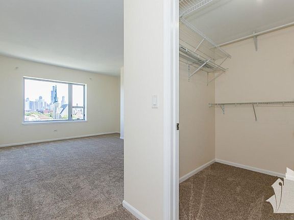 5th image of 102 N Hermitage Ave #713