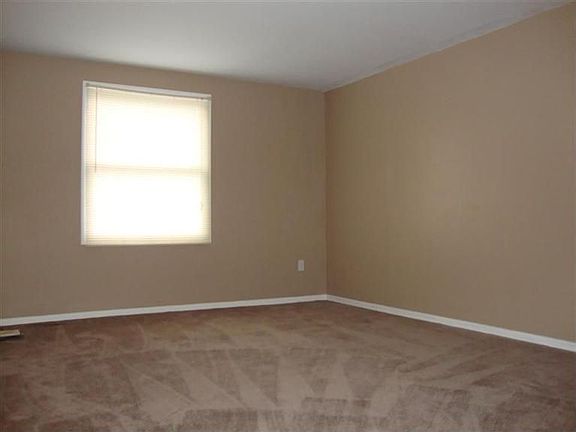 3rd image of 6500 Westcrest Dr