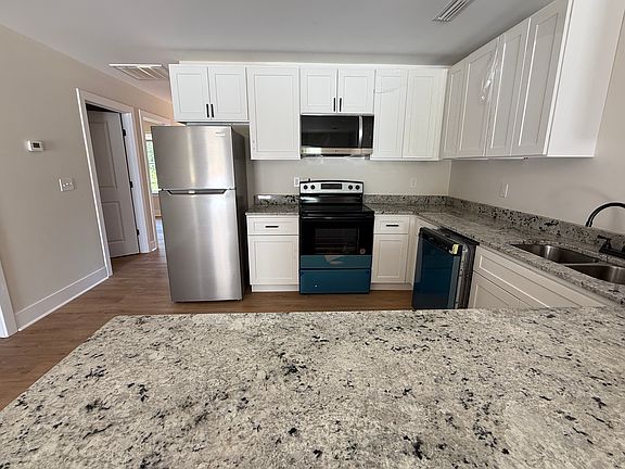 3rd image of 676 Winslette Rd #2
