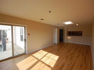 220 Jefferson St APT 4B, Hoboken, NJ 07030