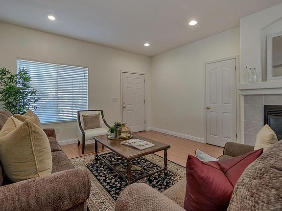 5th image of 3121 Saginaw St