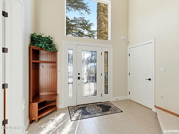 5th image of 16669 Waterford Pointe Cir