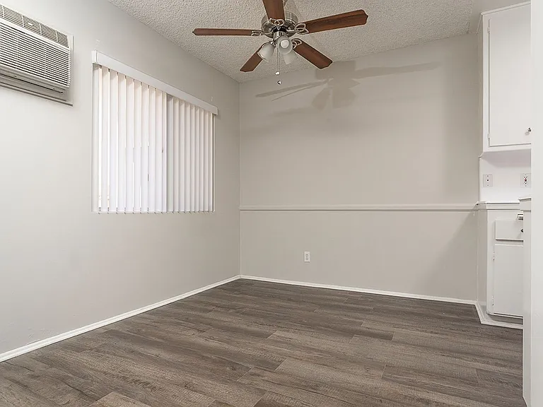 132 N Sinclair Ave — Photo 8