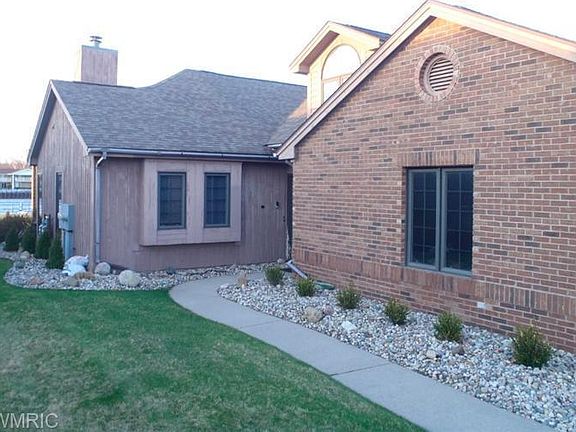 2nd image of 118 Harbor Dr