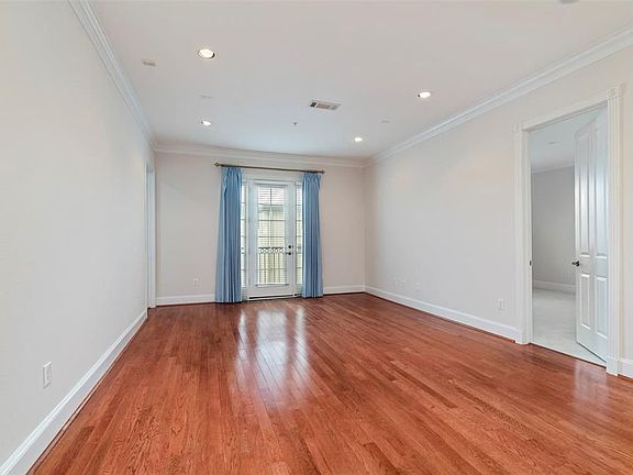4th image of 7134 Mapleridge St Unit 3G