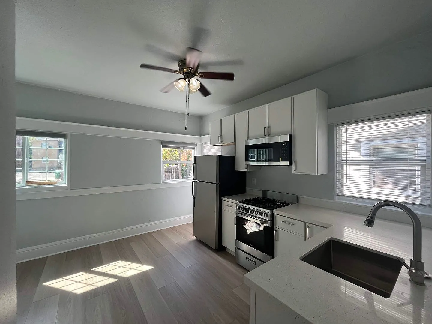727 N Sutter St — Photo 4