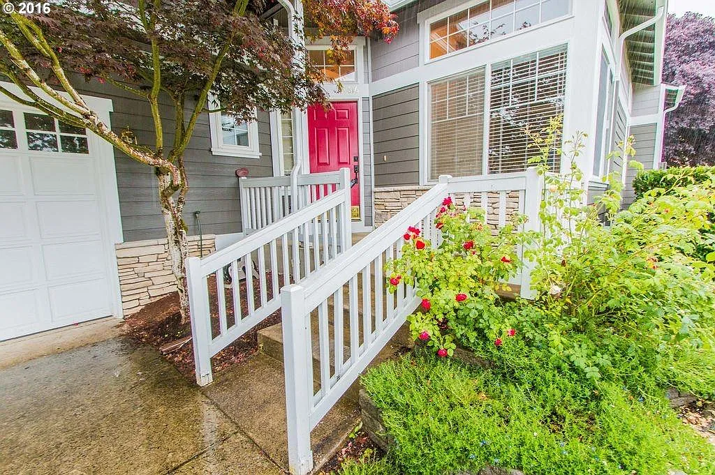 Building Photo - 3616 NW Dahlia Dr