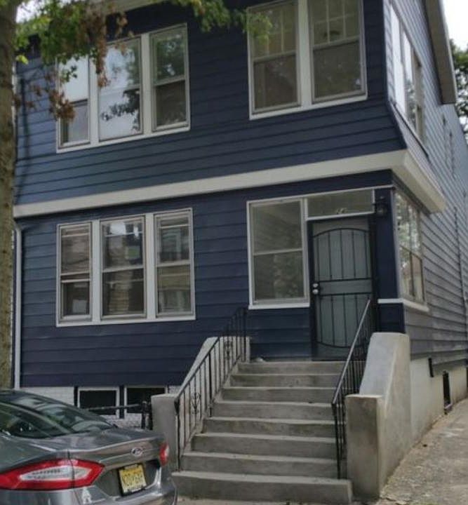 1st image of 24 Underwood St #1