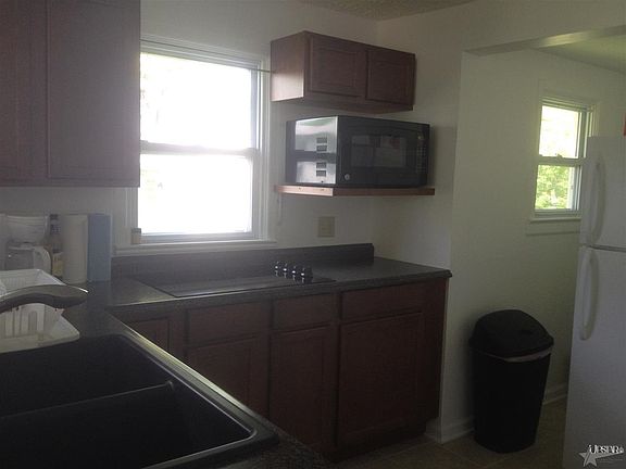 microwave & electric cooktop