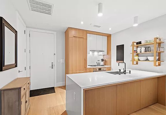 2nd image of 22-18 Jackson Ave #507