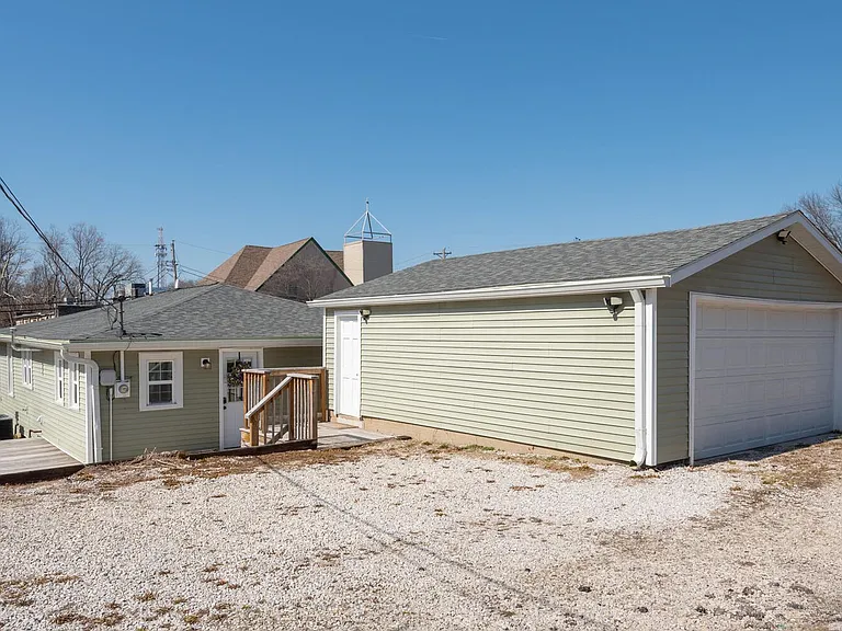 634 N Adams St — Photo 4