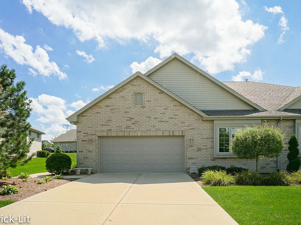 1st image of 21780 London Bridge Dr