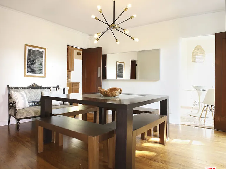 146 N La Peer Dr — Photo 38