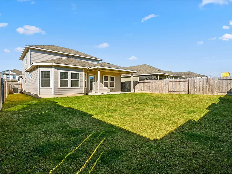 520 Loriner Way — Photo 33