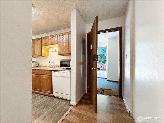 5th image of 10455 Des Moines Memorial Drive S #N-202