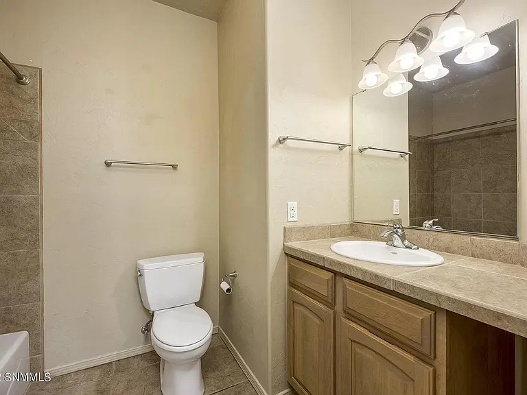 1892 N Sonoma Ranch Blvd — Photo 32