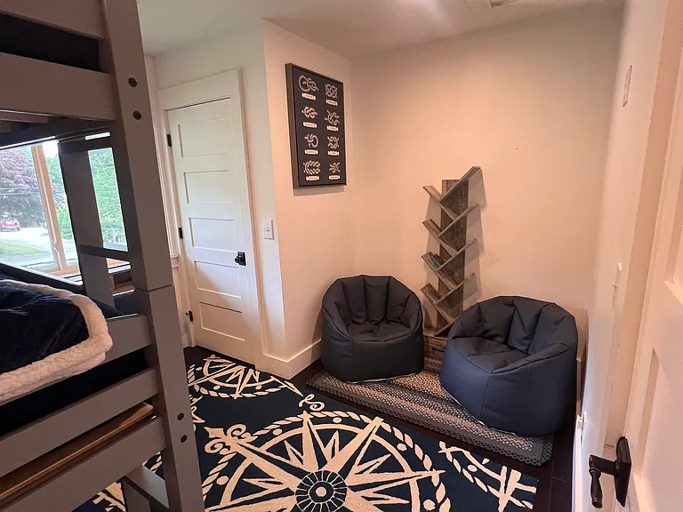 Kids Bedroom - with small desk and reading nook