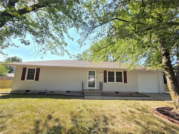 903 S Ash St, Garden City, MO 64747