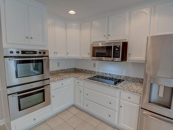 5th image of 465 Saddle Lake Dr