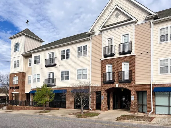 1410 4th Street Dr NW Unit 301, Hickory, NC 28601