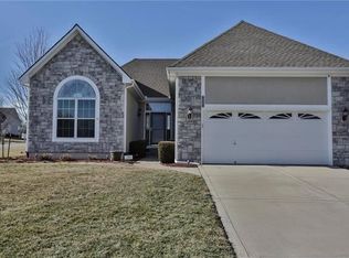 928 SW Lauren Ct, Lees Summit, MO 64081