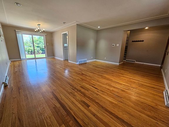 3rd image of 5733 E Iowa Ave