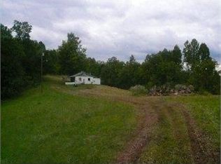 118 Zion Rdg, Gay, WV 25244