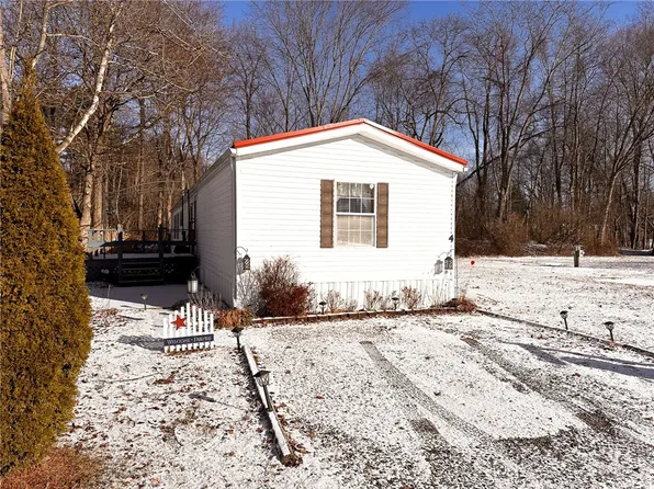 4 Elmbrook Estate I #Ii, Beaver Falls, PA 15010