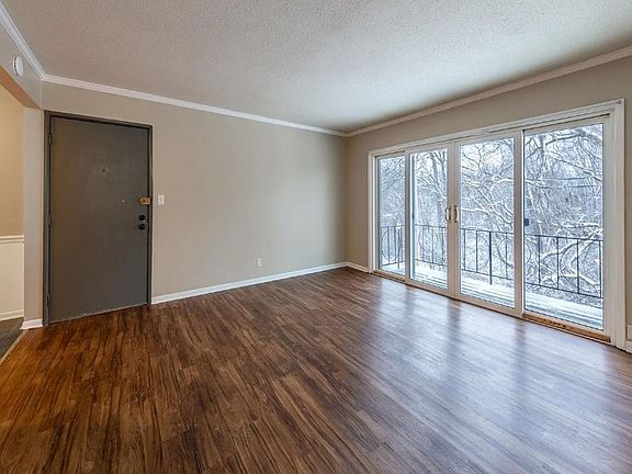 2nd image of 2811 Pembroke Ln #C28