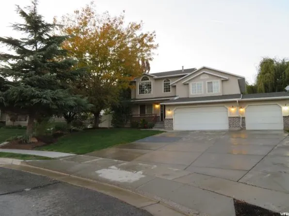 1070 W River Pine Cir, Riverton, UT 84065