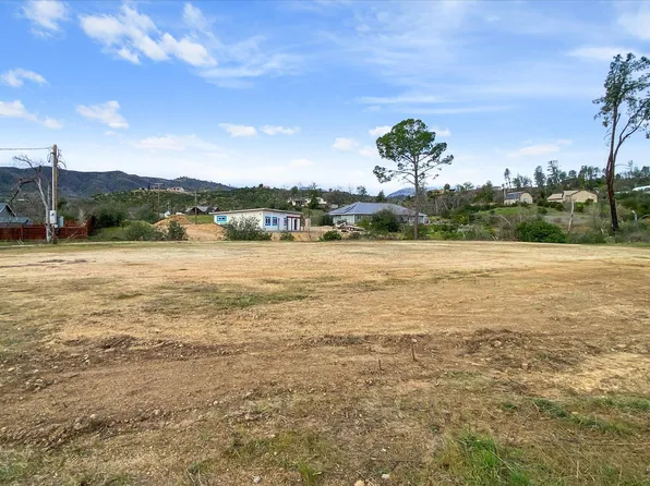 10096 Victoria Dr, Redding, CA 96001