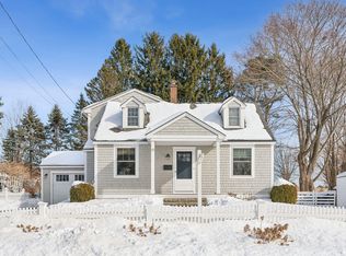 12 Farm Hill Rd, Cape Elizabeth, ME 04107