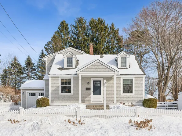 12 Farm Hill Road, Cape Elizabeth, ME 04107